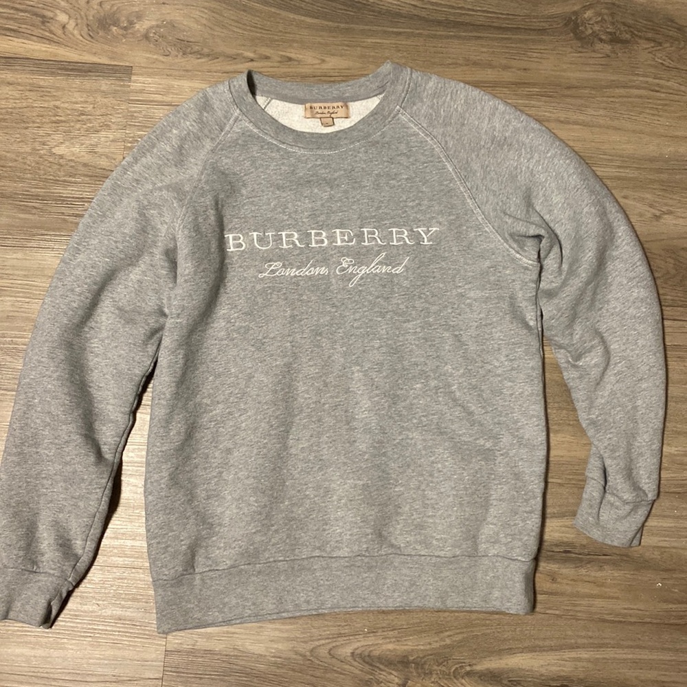 Men’s Burberry Grey Crewneck Size Medium (Runs Small)